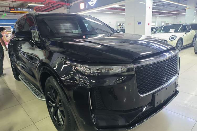 Used Li Auto ONE 2020 Extended-Range 6-Seater Version Front Right 45 Deg