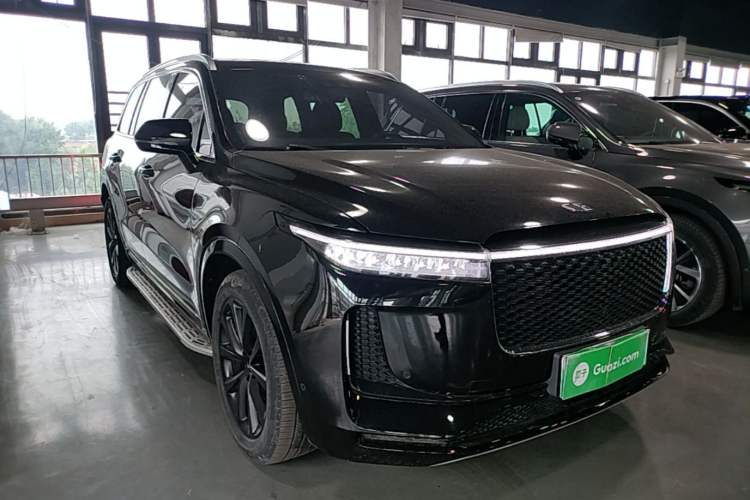 Used Li Auto ONE 2020 Extended-Range 6-Seater Version Front Right 45 Deg