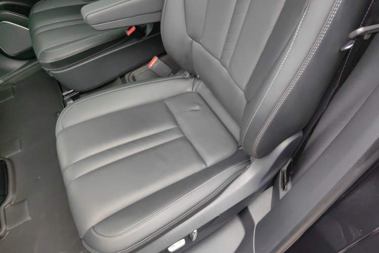 Used Li Auto ONE 2020 Extended-Range 6-Seater Version Interior 4