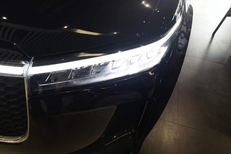 Used Li Auto ONE 2020 Extended-Range 6-Seater Version Left Front Headlight