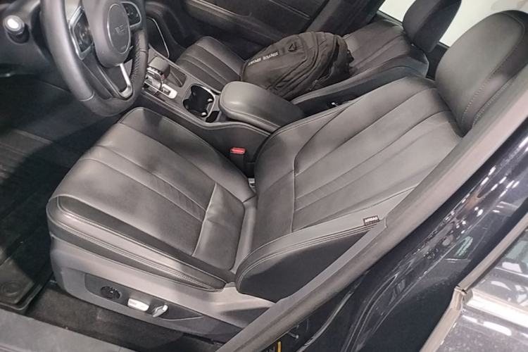 Used Li Auto ONE 2020 Extended-Range 6-Seater Version Left Front Seat