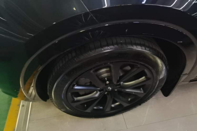 Used Li Auto ONE 2020 Extended-Range 6-Seater Version Left Front Wheel Hub