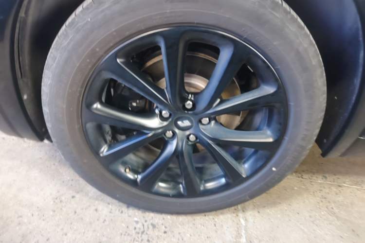 Used Li Auto ONE 2020 Extended-Range 6-Seater Version Left Front Wheel Hub