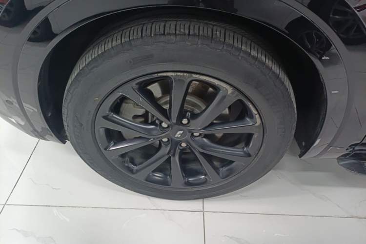 Used Li Auto ONE 2020 Extended-Range 6-Seater Version Left Front Wheel Hub