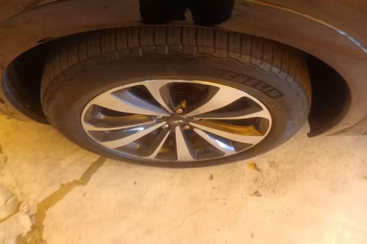 Used Li Auto ONE 2020 Extended-Range 6-Seater Version Left Front Wheel Hub