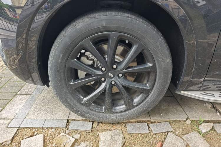 Used Li Auto ONE 2020 Extended-Range 6-Seater Version Left Front Wheel Hub