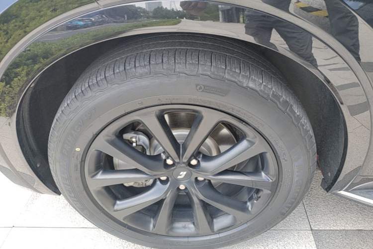 Used Li Auto ONE 2020 Extended-Range 6-Seater Version Left Front Wheel Hub
