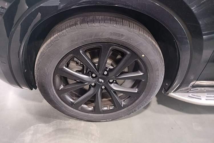 Used Li Auto ONE 2020 Extended-Range 6-Seater Version Left Front Wheel Hub