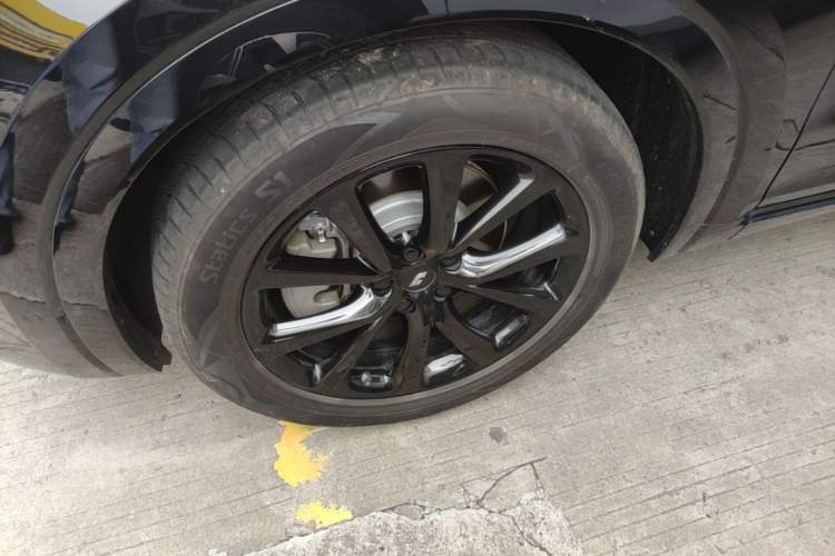 Used Li Auto ONE 2020 Extended-Range 6-Seater Version Left Front Wheel Hub