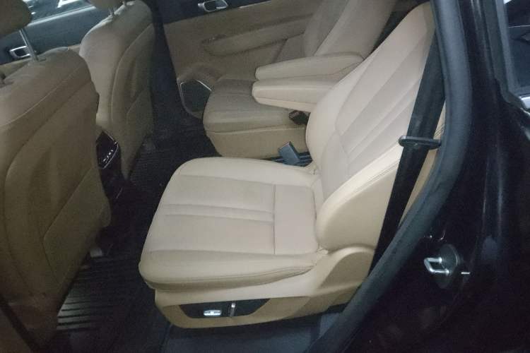 Used Li Auto ONE 2020 Extended-Range 6-Seater Version Left Rear Seat