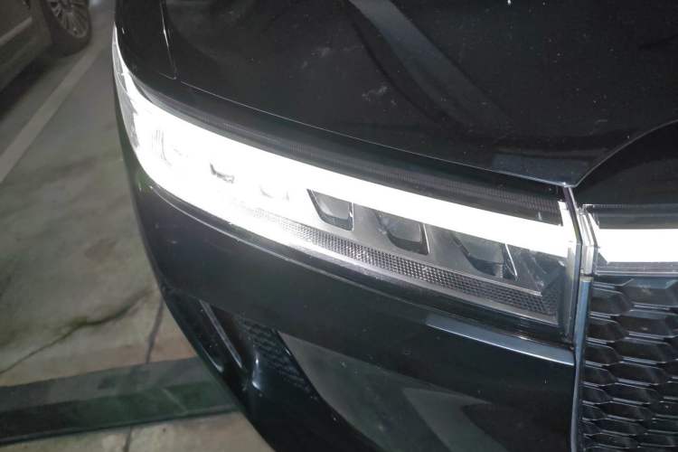 Used Li Auto ONE 2020 Extended-Range 6-Seater Version Right Front Headlight