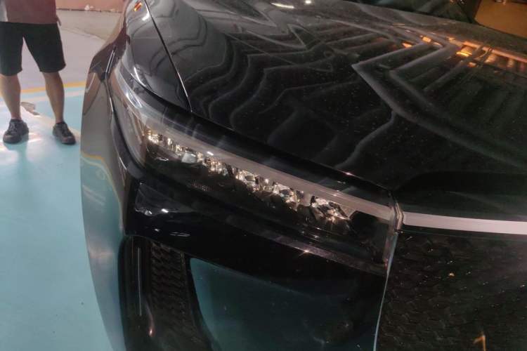 Used Li Auto ONE 2020 Extended-Range 6-Seater Version Right Front Headlight