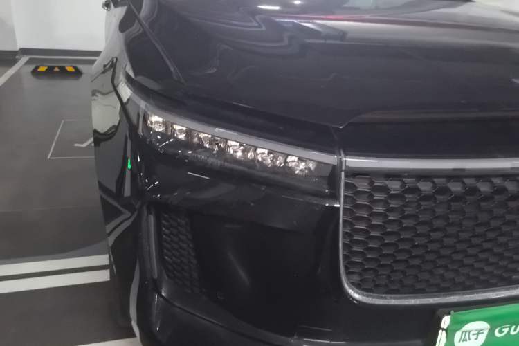 Used Li Auto ONE 2020 Extended-Range 6-Seater Version Right Front Headlight