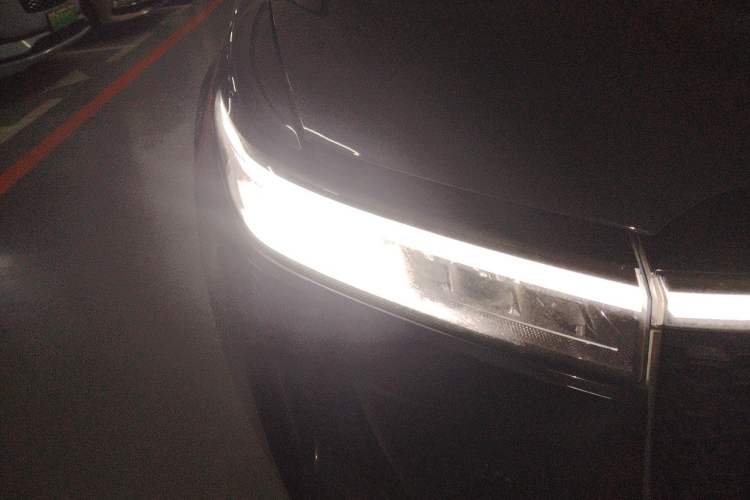 Used Li Auto ONE 2020 Extended-Range 6-Seater Version Right Front Headlight