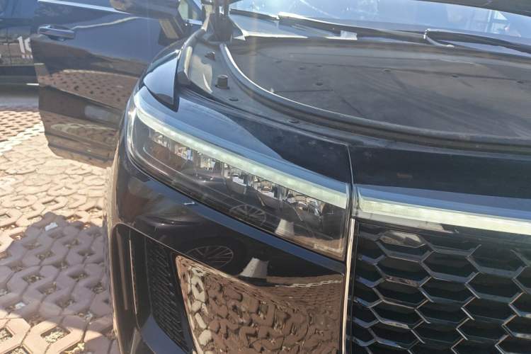Used Li Auto ONE 2020 Extended-Range 6-Seater Version Right Front Headlight