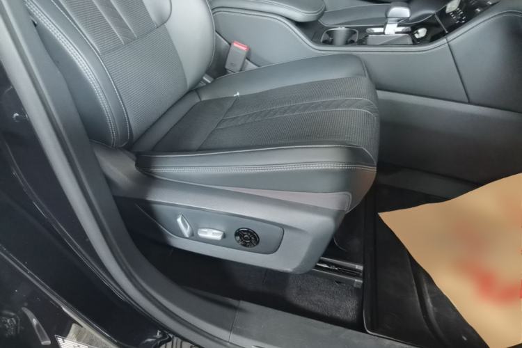 Used Li Auto ONE 2020 Extended-Range 6-Seater Version Right Front Seat