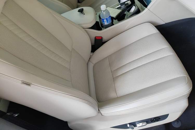 Used Li Auto ONE 2020 Extended-Range 6-Seater Version Right Front Seat