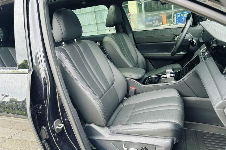 Used Li Auto ONE 2020 Extended-Range 6-Seater Version Right Front Seat