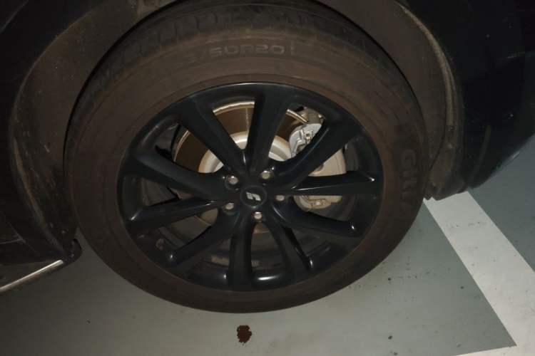 Used Li Auto ONE 2020 Extended-Range 6-Seater Version Right Front Wheel Hub
