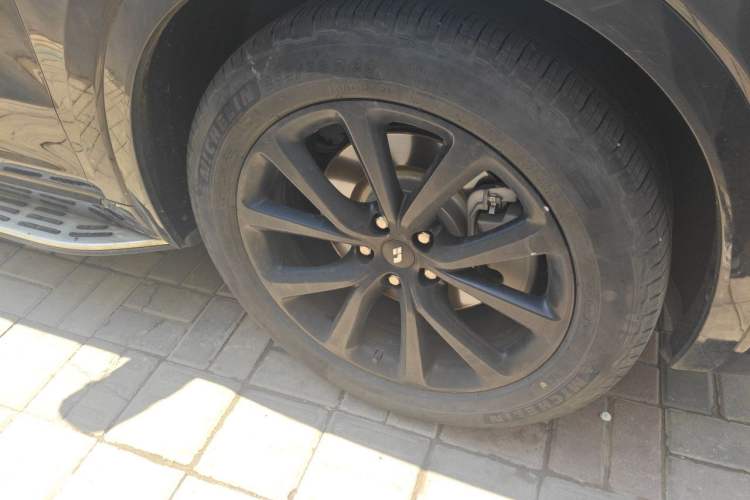 Used Li Auto ONE 2020 Extended-Range 6-Seater Version Right Front Wheel Hub