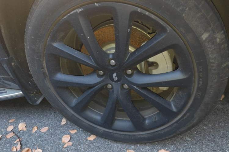 Used Li Auto ONE 2020 Extended-Range 6-Seater Version Right Front Wheel Hub