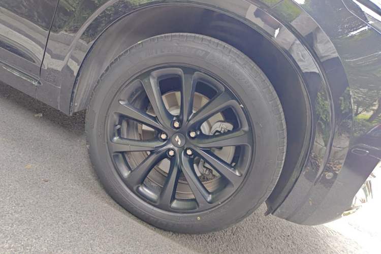 Used Li Auto ONE 2020 Extended-Range 6-Seater Version Right Front Wheel Hub