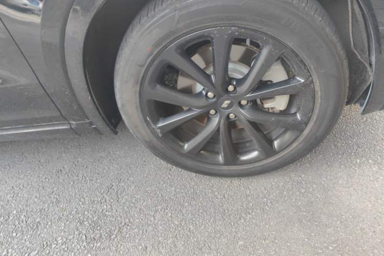 Used Li Auto ONE 2020 Extended-Range 6-Seater Version Right Front Wheel Hub
