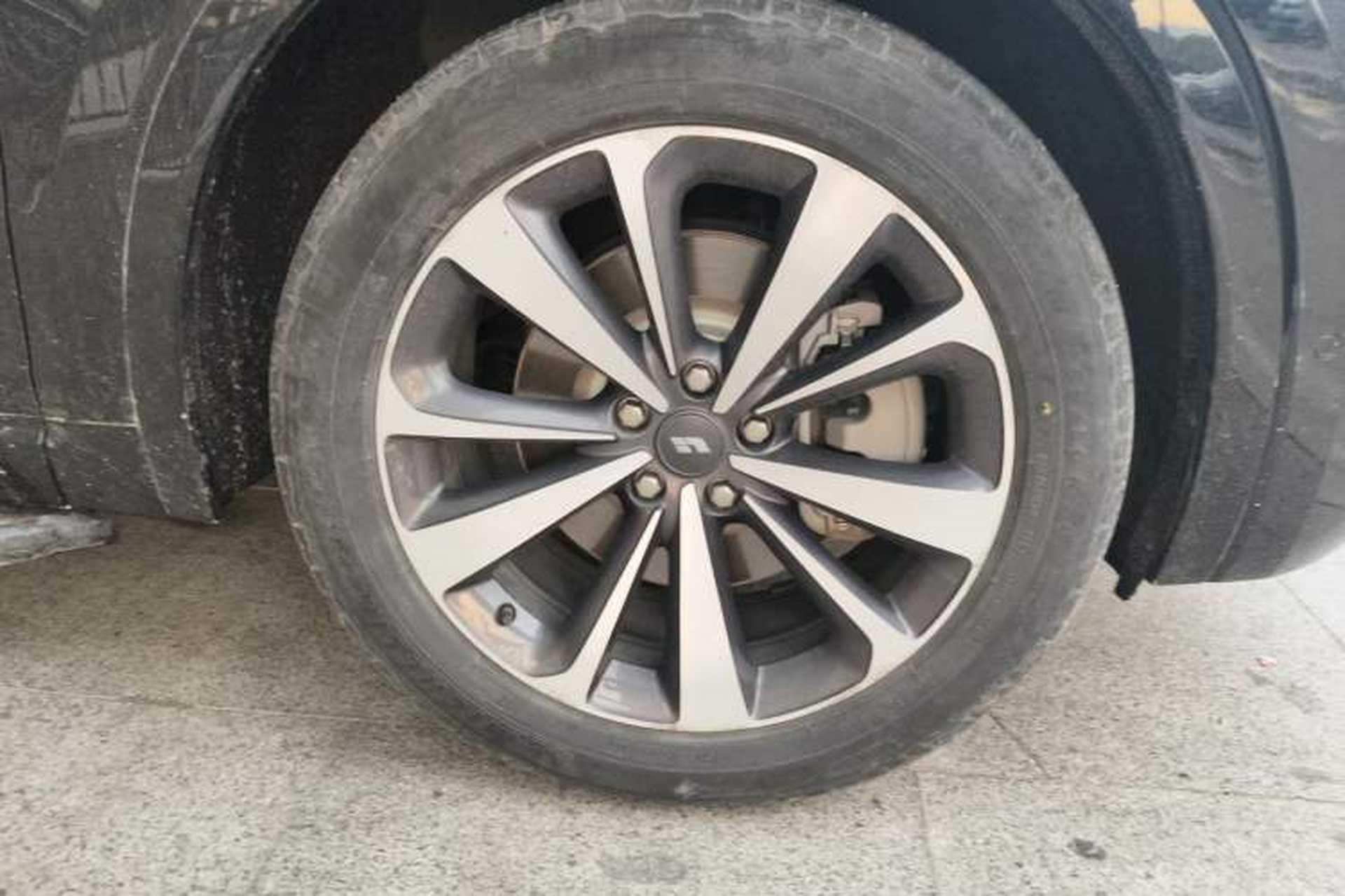 Used Li Auto ONE 2020 Extended-Range 6-Seater Version Right Front Wheel Hub