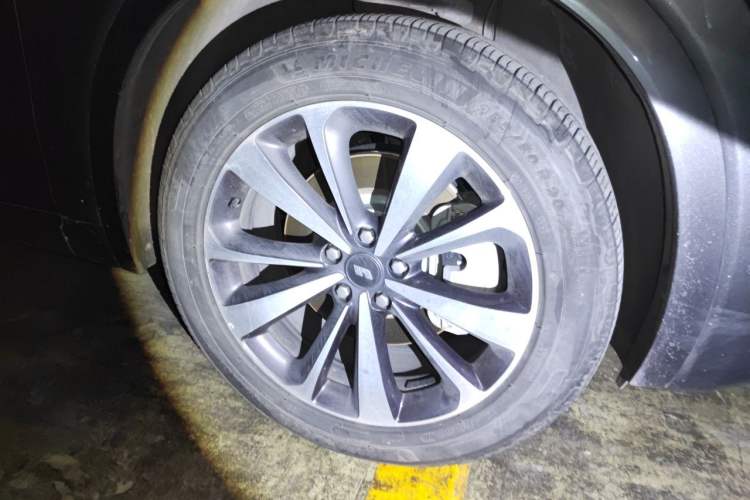 Used Li Auto ONE 2020 Extended-Range 6-Seater Version Right Front Wheel Hub