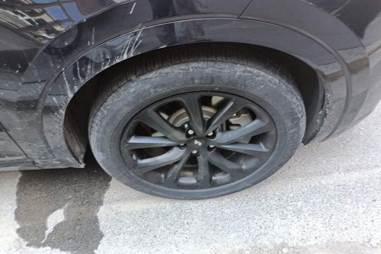 Used Li Auto ONE 2020 Extended-Range 6-Seater Version Right Front Wheel Hub