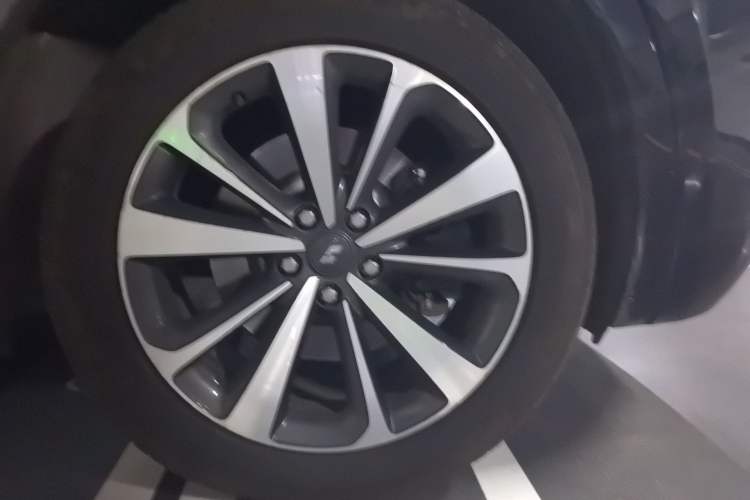 Used Li Auto ONE 2020 Extended-Range 6-Seater Version Right Front Wheel Hub