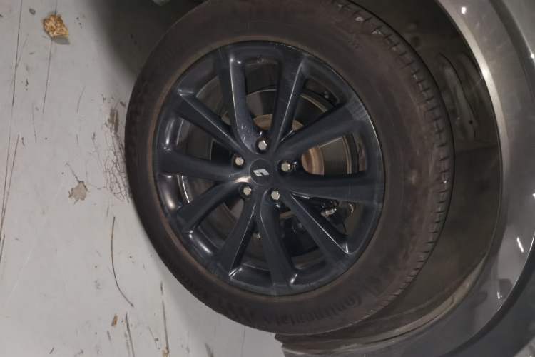 Used Li Auto ONE 2020 Extended-Range 6-Seater Version Right Front Wheel Hub