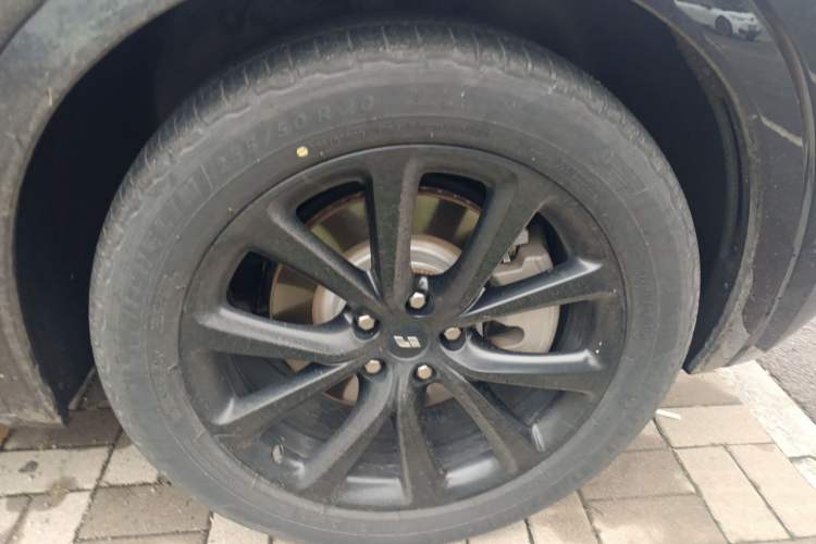 Used Li Auto ONE 2020 Extended-Range 6-Seater Version Right Front Wheel Hub