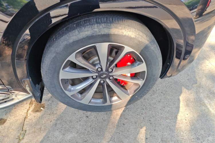 Used Li Auto ONE 2020 Extended-Range 6-Seater Version Right Front Wheel Hub