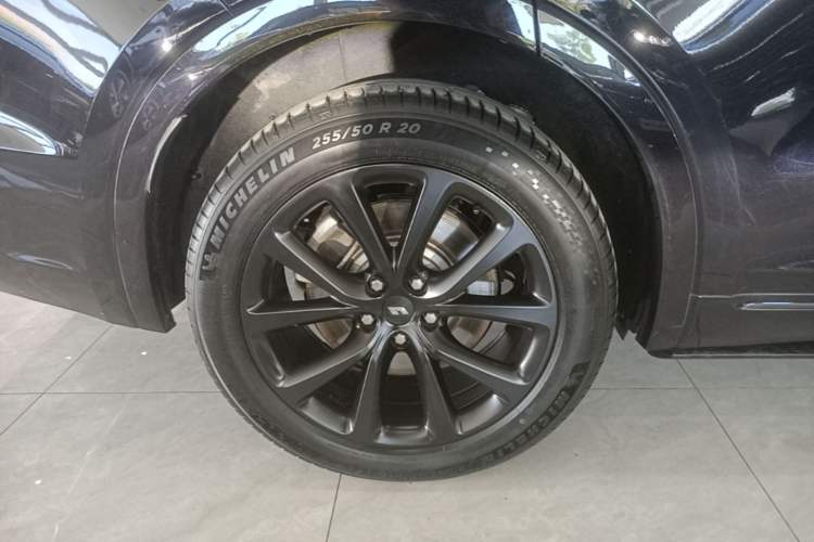 Used Li Auto ONE 2020 Extended-Range 6-Seater Version Right Rear Wheel Hub