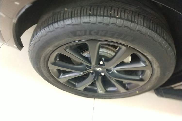 Used Li Auto ONE 2020 Extended-Range 6-Seater Version Right Rear Wheel Hub
