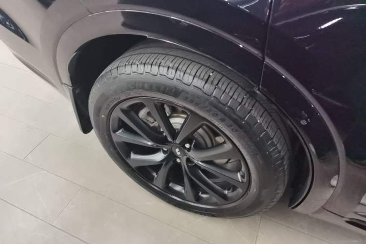 Used Li Auto ONE 2020 Extended-Range 6-Seater Version Right Rear Wheel Hub