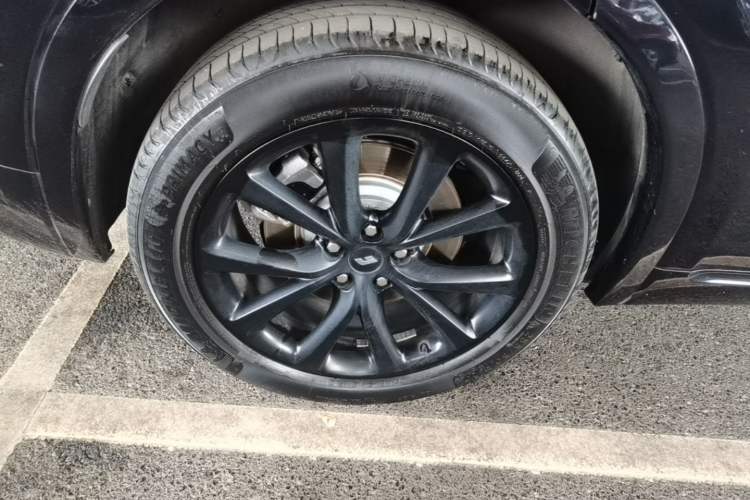 Used Li Auto ONE 2020 Extended-Range 6-Seater Version Right Rear Wheel Hub