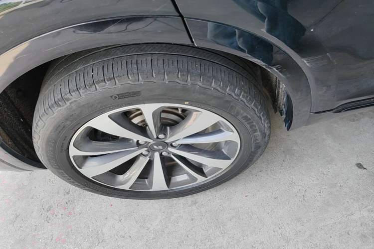 Used Li Auto ONE 2020 Extended-Range 6-Seater Version Right Rear Wheel Hub