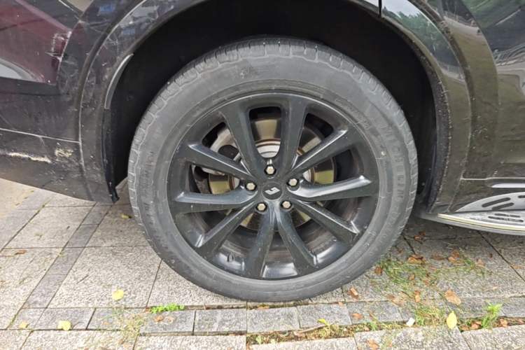 Used Li Auto ONE 2020 Extended-Range 6-Seater Version Right Rear Wheel Hub