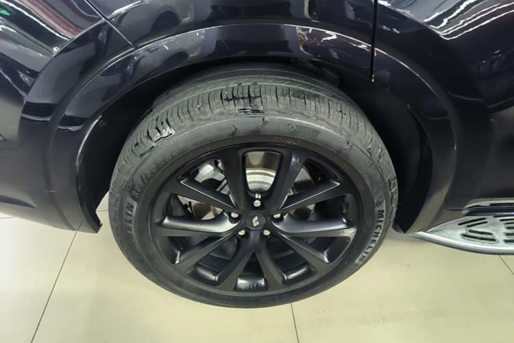 Used Li Auto ONE 2020 Extended-Range 6-Seater Version Right Rear Wheel Hub