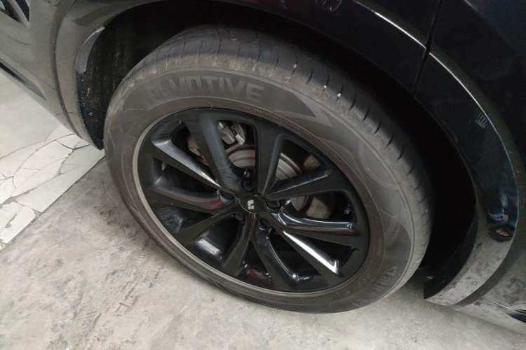 Used Li Auto ONE 2020 Extended-Range 6-Seater Version Right Rear Wheel Hub