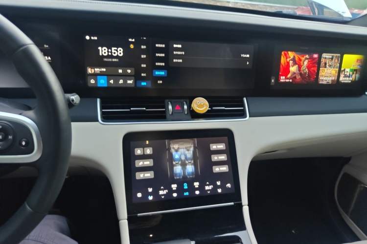 Used Li Auto ONE 2020 Extended-Range 6-Seater Version Audio And AC Panel