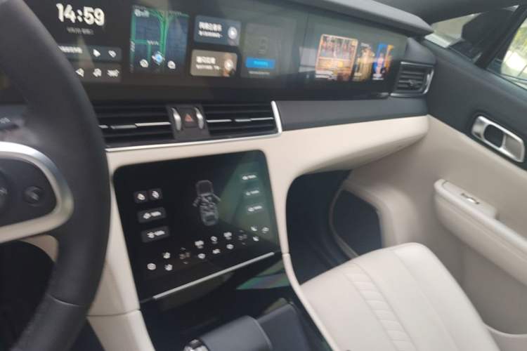 Used Li Auto ONE 2020 Extended-Range 6-Seater Version Audio And AC Panel