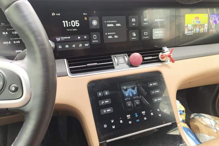 Used Li Auto ONE 2020 Extended-Range 6-Seater Version Audio And AC Panel