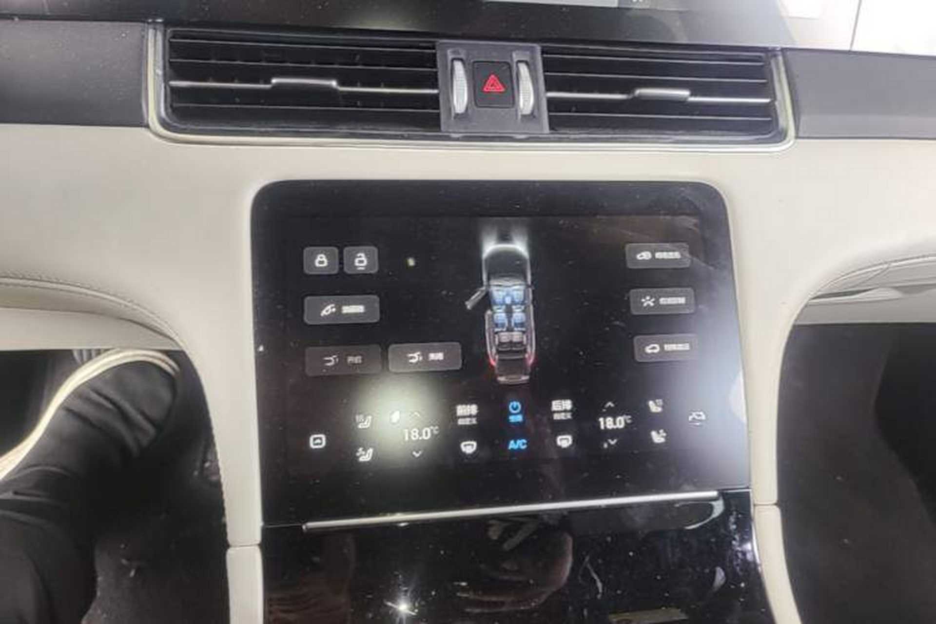 Used Li Auto ONE 2020 Extended-Range 6-Seater Version Audio And AC Panel