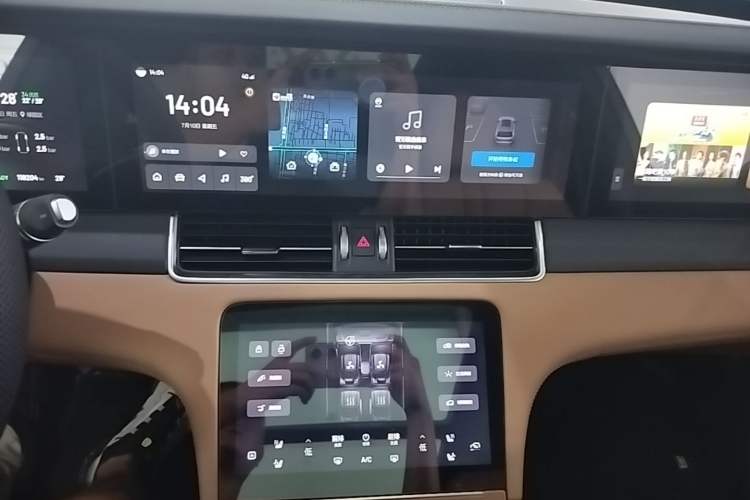 Used Li Auto ONE 2020 Extended-Range 6-Seater Version Audio And AC Panel