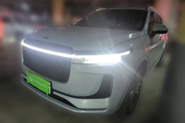 Ojetý Li Auto ONE 2020 Extended-Range 6-Seater Version
