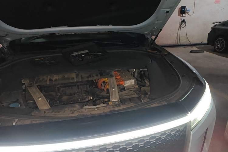 Used Li Auto ONE 2020 Extended-Range 6-Seater Version Engine Bay Left
