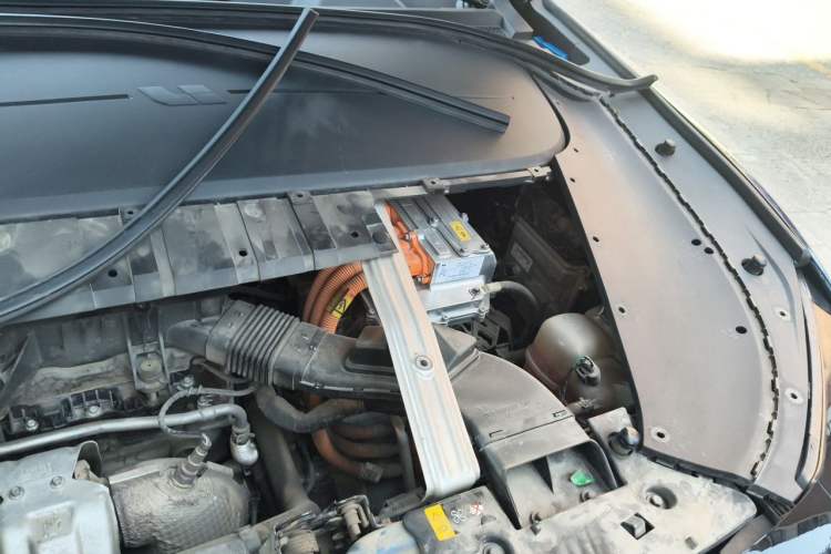 Used Li Auto ONE 2020 Extended-Range 6-Seater Version Engine Bay Left